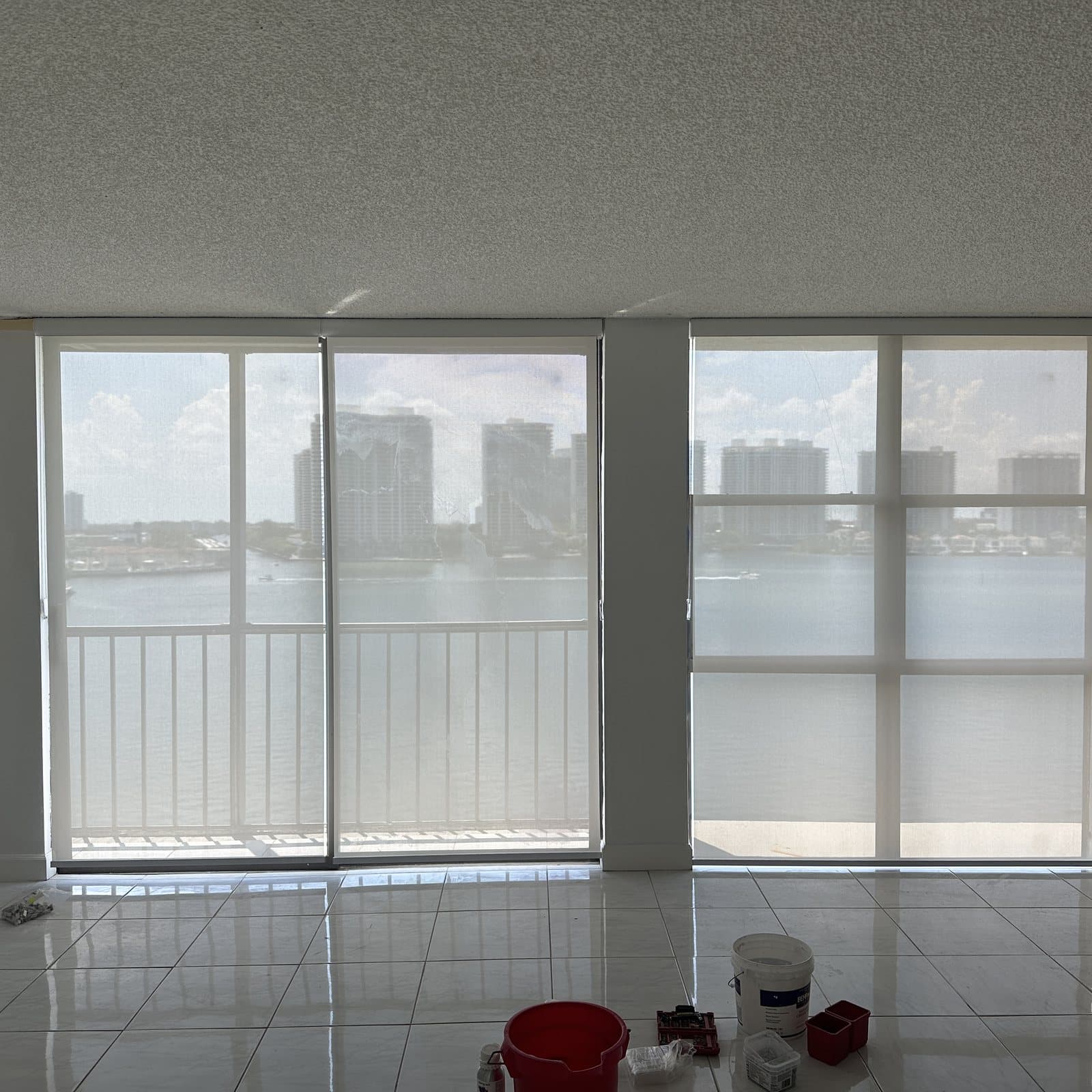 Roller Shades project photo 1 in Aventura