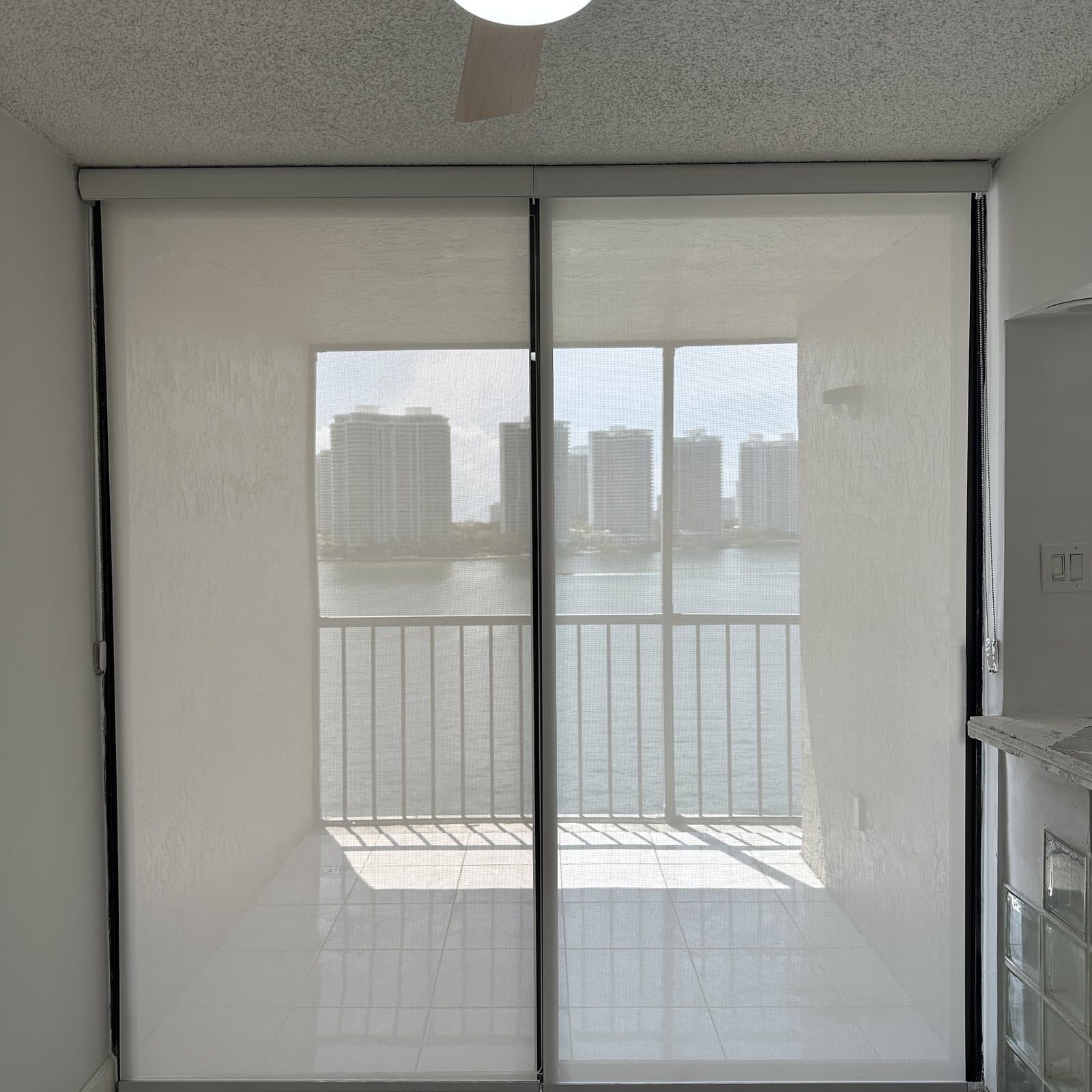 Roller Shades project photo 3 in Aventura