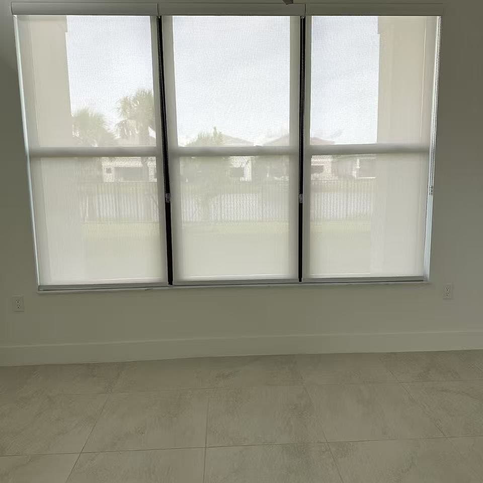 Roller Shades project photo 1 in Boca Raton