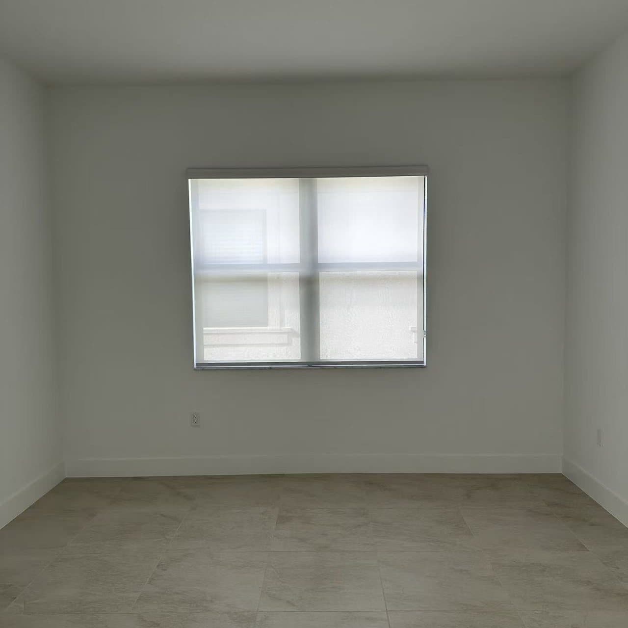 Roller Shades project photo 3 in Boca Raton