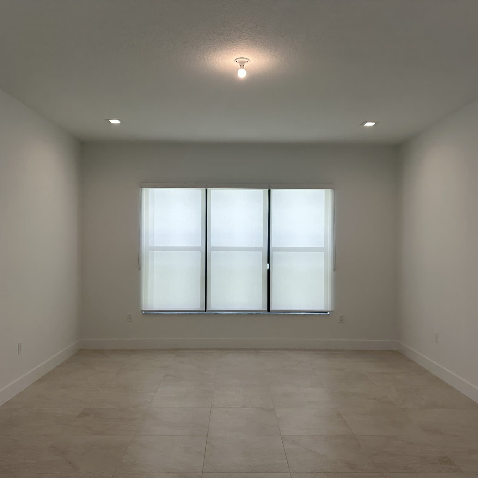 Roller Shades project photo 7 in Boca Raton