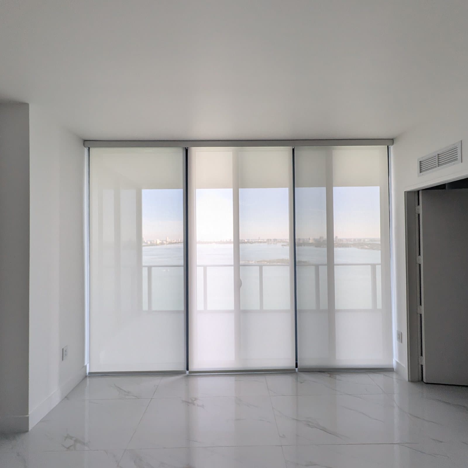 Roller Shades project photo 9 in Miami