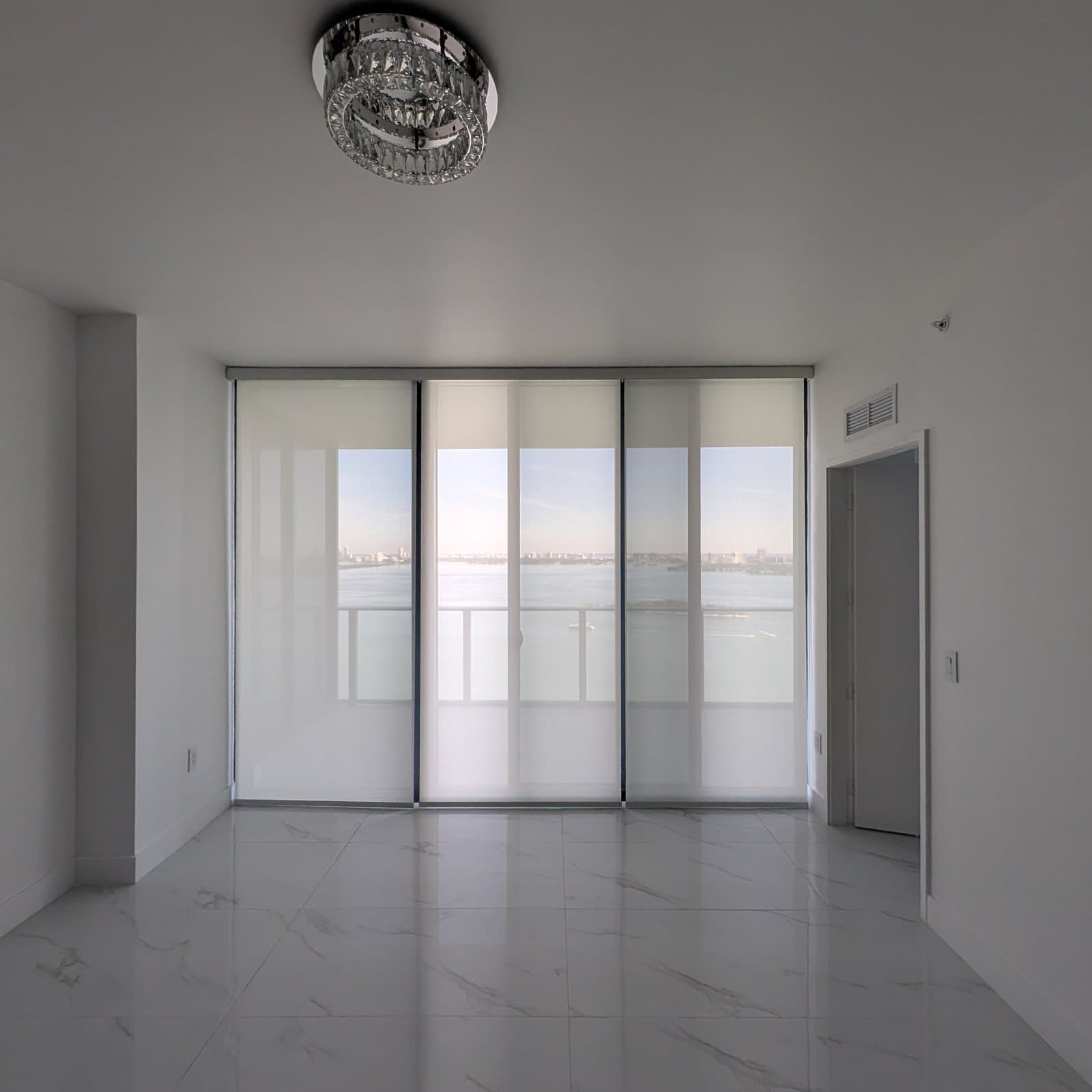 Roller Shades project photo 10 in Miami