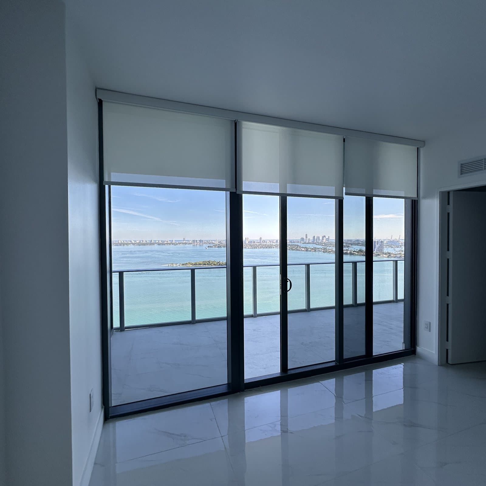 Roller Shades project photo 2 in Miami Beach
