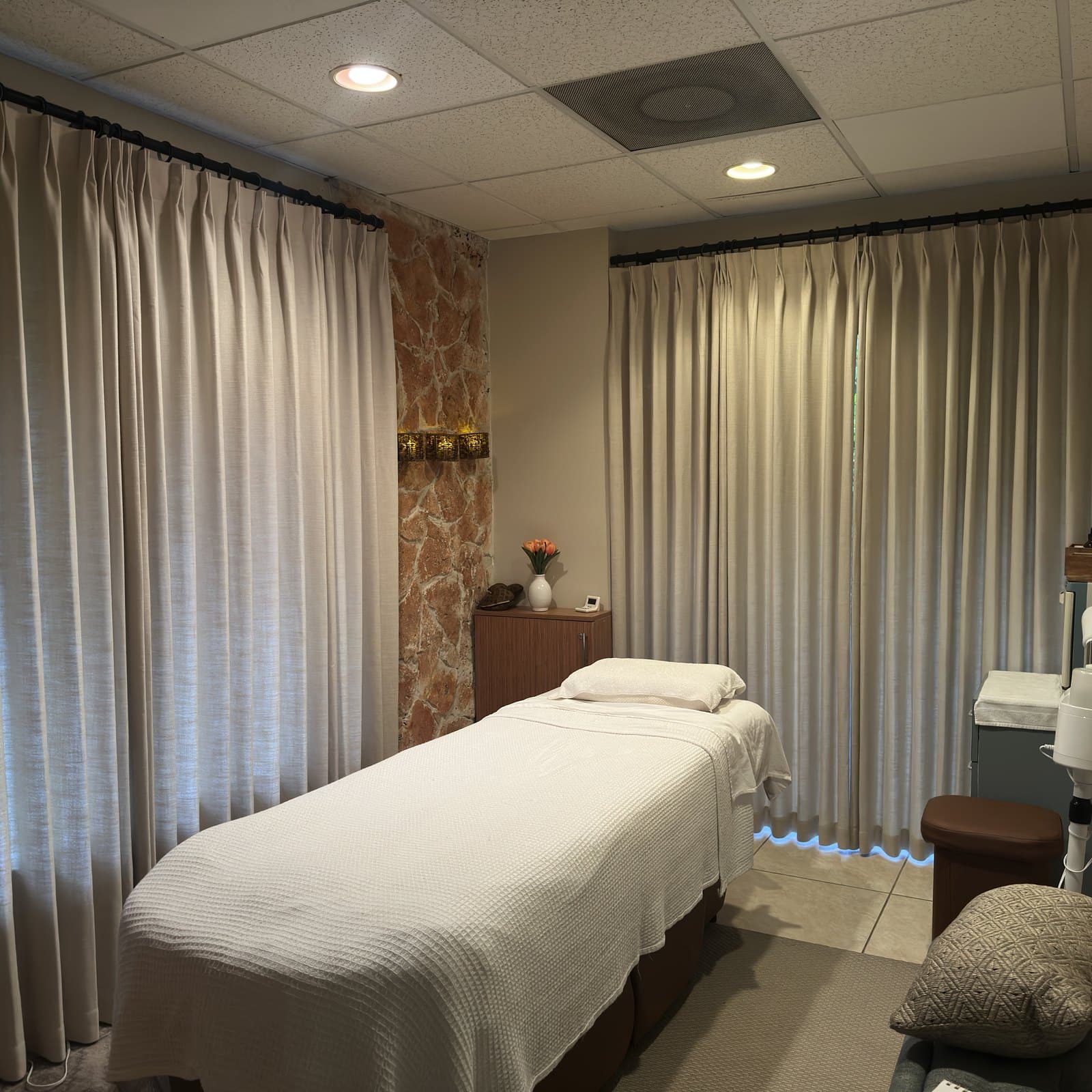 Drapery installation in Coral Springs