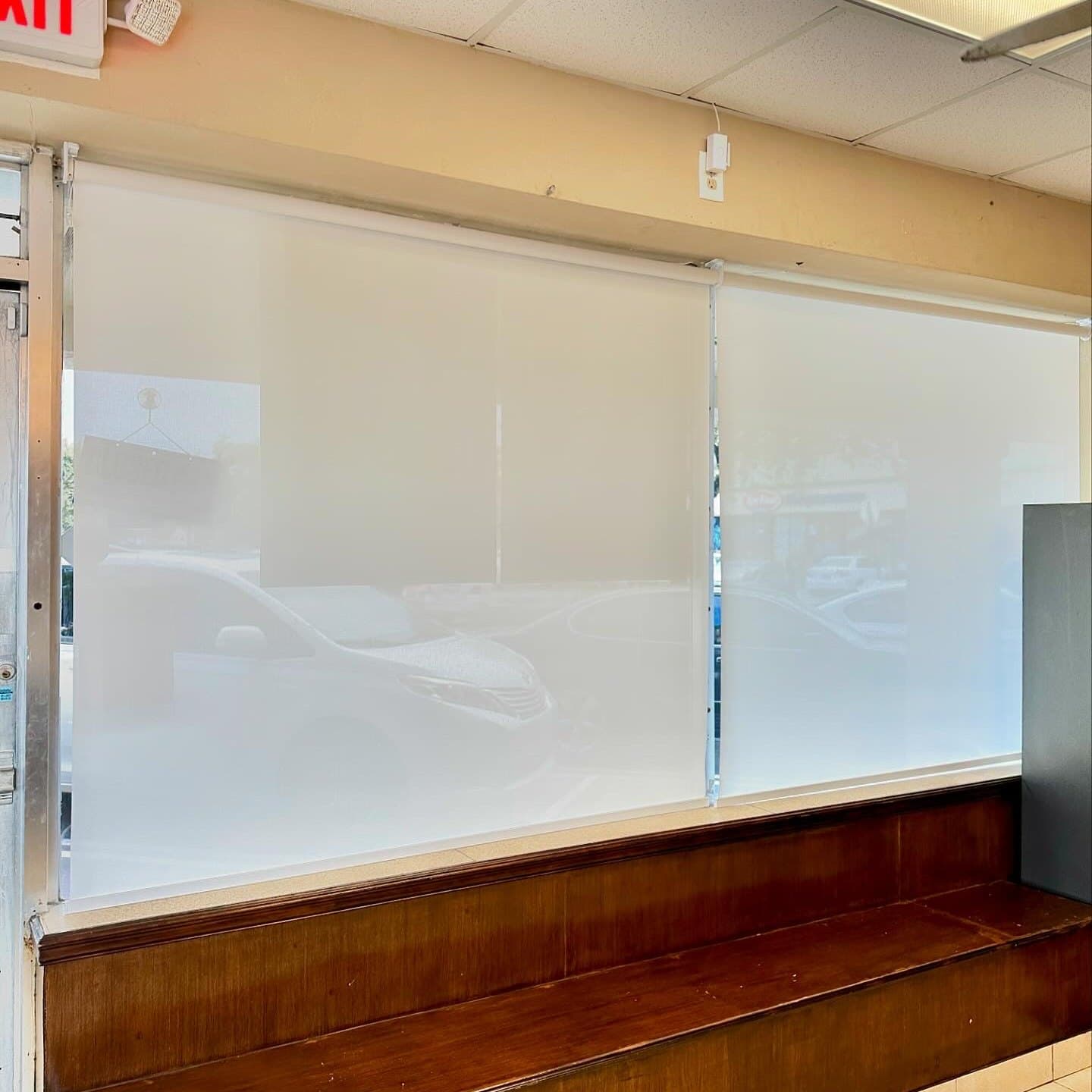 Roller Shades installation in Hollywood