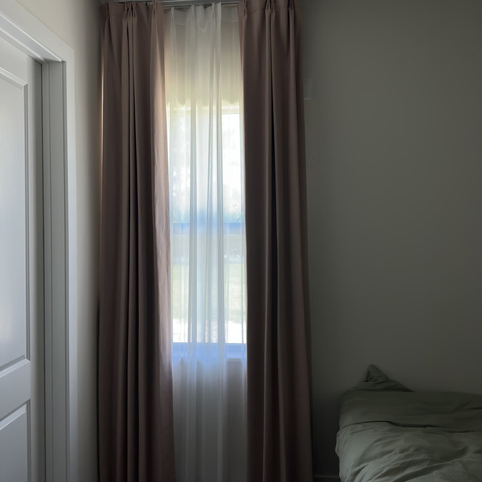 Cellular Shades installation in Naples