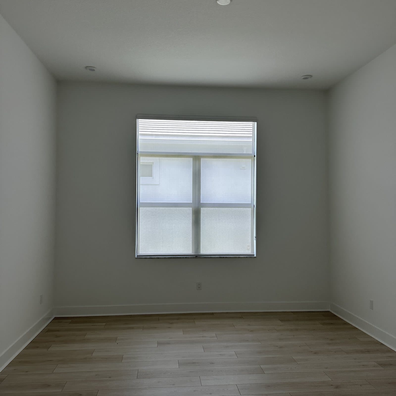Roller Shades project photo 6 in Palm Beach Gardens